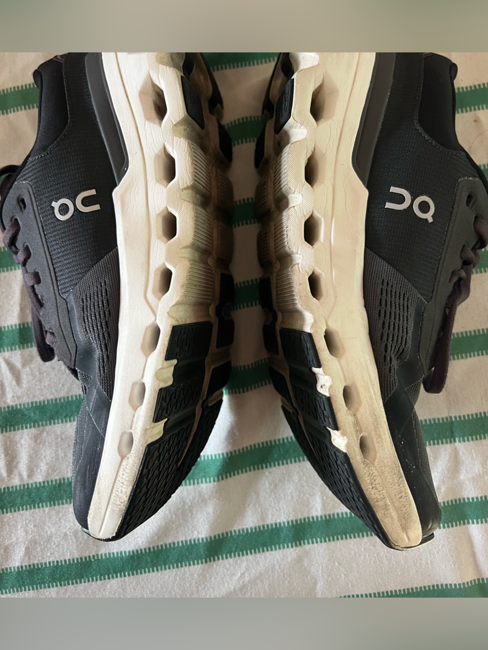 On CloudRunner 2 Athletic Running Shoes in Eclipse Sz 8.5 Guc
